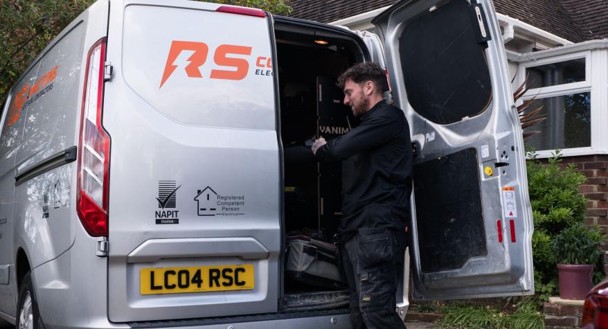Why Choose RS Connections Electrical Contractors?